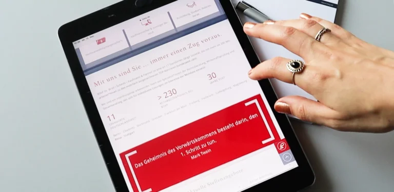 Tablet mit Karriereseite Tablet mit Karriereseite